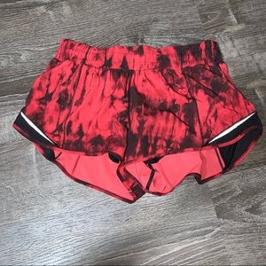 EUC Lululemon Size 8 Red & Black Hotty Hot Shorts